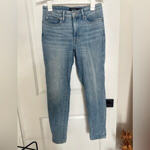 💙 Lauren Ralph Lauren Mid-Rise Skinny Jeans – Light Wash (Size 6)